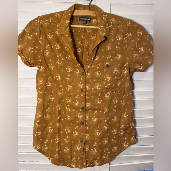 Toad&Co Tops - Toad & Co Organic Cotton Floral Button Down Shirt XS Cottagecore